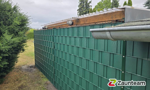 Flechtfix Vario Sichtschutz RAL Standardfarben wurde in Halle von Zaunteam Halle, Halle im Jahr 2025 erstellt.