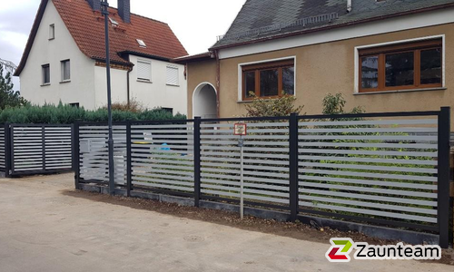Modern Aluzaun einbetoniert wurde in Leipzig von Zaunteam Leipzig, Leipzig im Jahr 2023 erstellt.