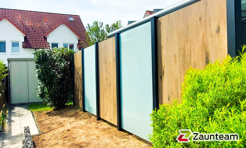 Keramik-Sichtschutz wurde in Brackenheim von Zaunteam Neckar-Enz, Sachsenheim im Jahr 2025 erstellt.