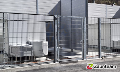 Doppelstabmattentor 1-flüglig wurde in Stalden von Zaunteam Wallis, Niedergesteln im Jahr 2026 erstellt.