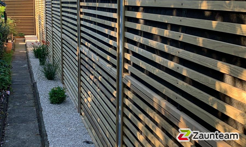 Schallschutzzaun Noistop Wood wurde in Biberbach von Zaunteam Schwaben-Nord, Todtenweis im Jahr 2021 erstellt.