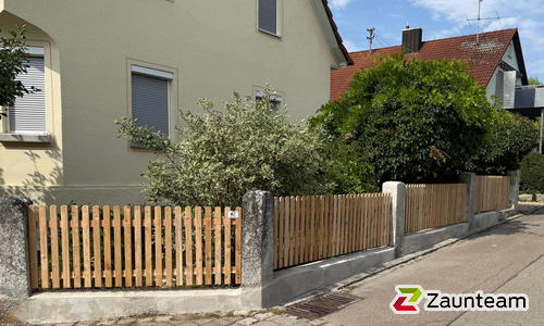 Staketenzaun, weitere Modelle wurde in Dornstadt von Zaunteam Ulm, Lonsee im Jahr 2026 erstellt.