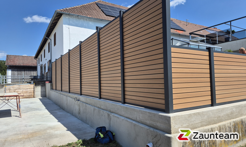 BPC Sichtschutz Eldrum Aluminiumpfosten 90 x 90 mm mit Fussplatte wurde in 4283 von Zaunteam Unteres-Mühlviertel, Bad Zell im Jahr 2026 erstellt.