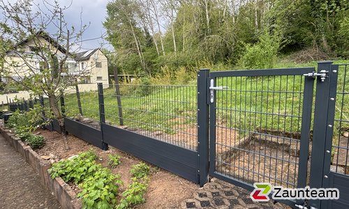 Doppelstabmattentor 1-flüglig wurde in Alzenau Kälberau von Zaunteam Main-Kinzig, Langenselbold im Jahr 2025 erstellt.