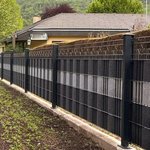 Deko-Doppelstabmatten Stuttgart anthrazit mit Pfosten 40x60 anthrazit mit Abdeckleisten mit Fussplatte wurde in Gloggnitz von Zaunteam Schneebergland, Gloggnitz im Jahr 2026 erstellt.