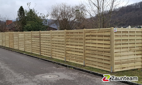 Dichtzaun wurde in Nussbaumen von Zaunteam Aargau, Egliswil im Jahr 2025 erstellt.