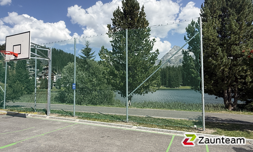 Ballfangnetz wurde in Arosa von Zaunteam Heidiland, Bad Ragaz im Jahr 2026 erstellt.