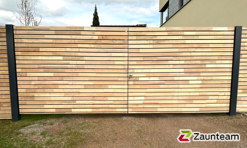 Holztor / Metall-Holztor wurde in Bad Buchau von Zaunteam Oberschwaben, Obermarchtal im Jahr 2023 erstellt.