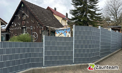 Flechtfix Vario Sichtschutz RAL Standardfarben wurde in Lottstetten von Zaunteam Granacher, Lauchringen im Jahr 2025 erstellt.