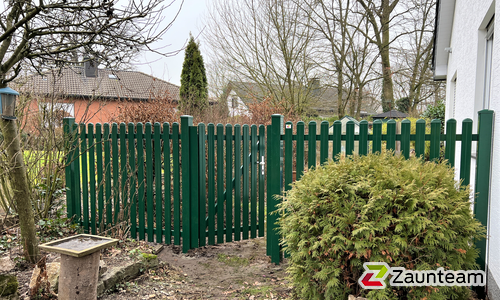 Classic Aluzaun RAL Standardfarbe / Aluminiumpfosten vierkant RAL Standardfarbe einbetoniert wurde in Osnabrück von Zaunteam Osnabrücker Land, Belm im Jahr 2023 erstellt.