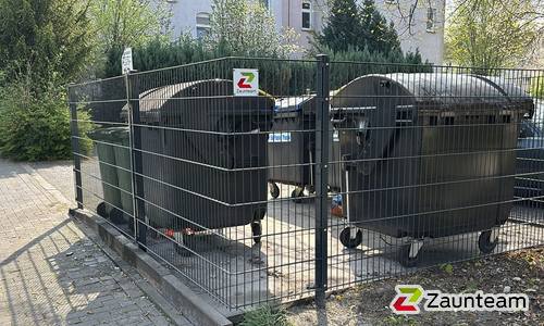 Doppelstabmatten schwer verzinkt mit Pfosten 40x60 verzinkt mit Abdeckleisten einbetoniert wurde in Paderborn von Zaunteam Paderborn, Willebadessen im Jahr 2025 erstellt.