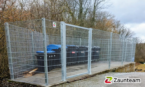 Doppelstabmatten schwer verzinkt mit Pfosten 40x60 verzinkt mit Abdeckleisten mit Fussplatte wurde in Kirchberg an der jagst von Zaunteam Schwäbisch Hall, Schwäbisch Hall im Jahr 2026 erstellt.