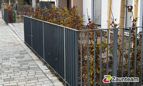 Staketengeländer ohne Handlauf wurde in Aichach von Zaunteam Schwaben-Nord, Todtenweis im Jahr 2025 erstellt.