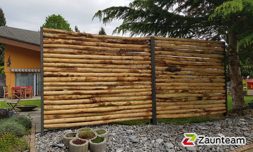 Holz Sichtschutz wurde in Altstätten von Zaunteam Rheintal, Marbach im Jahr 2018 erstellt.