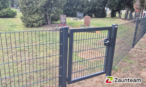 Doppelstabmattentor 1-flüglig wurde in Kemberg von Zaunteam Fläming, Coswig im Jahr 2025 erstellt.