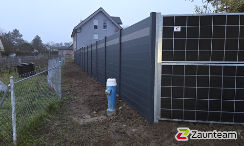 Alu Sichtschutz Discrétion, Profil glatt, einbetoniert wurde in Cossonay von Swissclôture Léman, Forel (Lavaux) im Jahr 2025 erstellt.