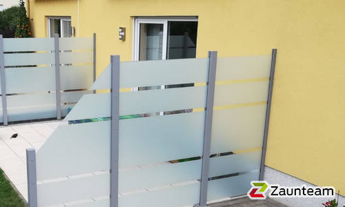 Glas Sichtschutz wurde in Freiberg von Zaunteam Dresden-Süd, Dresden im Jahr 2021 erstellt.