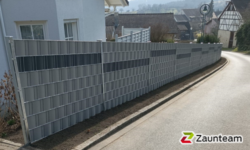 Flechtfix Vario Sichtschutz RAL Standardfarben wurde in Lottstetten von Zaunteam Granacher, Lauchringen im Jahr 2023 erstellt.