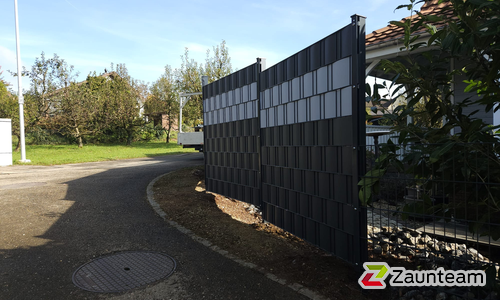 Flechtfix Vario Sichtschutz RAL Standardfarben wurde in Anwil von Zaunteam Nordwest, Niederdorf im Jahr 2025 erstellt.