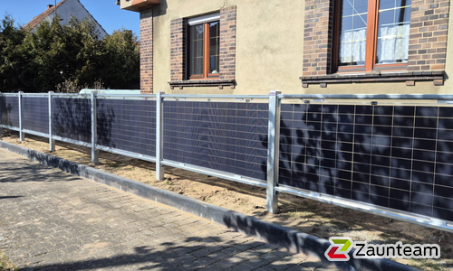 Solarzaun wurde in Coswig (Anhalt) von Zaunteam Fläming, Coswig im Jahr 2026 erstellt.