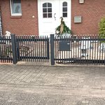 Staketen Aluzaun einbetoniert wurde in Sandersdorf-Brehna von Zaunteam Fläming, Coswig im Jahr 2025 erstellt.