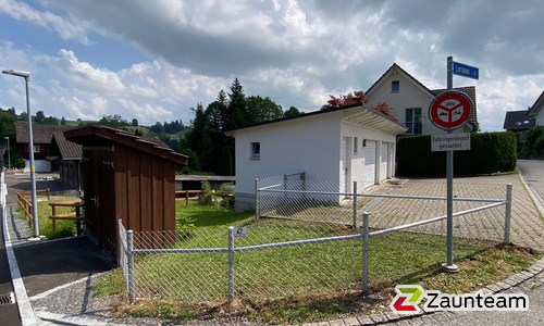 Diagonalgeflecht verzinkt mit Rohrpfosten verzinkt einbetoniert wurde in Teufen von Zaunteam Appenzellerland, Wasserauen im Jahr 2025 erstellt.