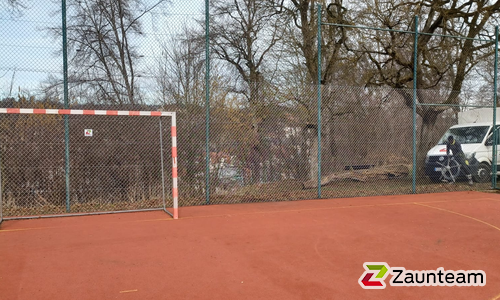 Ballfangzaun Diagonalgeflecht wurde in Sigmaringen von Zaunteam Obere Donau-Bodensee, Sauldorf-Krumbach im Jahr 2026 erstellt.