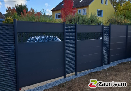 System WPC Sichtschutz, Classic mit Alupfosten einbetoniert wurde in Ostfildern  von Zaunteam Fenzhöfe Oberwälden, Oberwälden im Jahr 2025 erstellt.