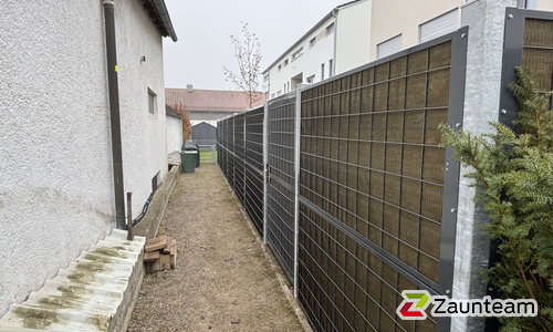 Schallschutzzaun Noistop Steel wurde in Affing von Zaunteam Schwaben-Nord, Todtenweis im Jahr 2025 erstellt.