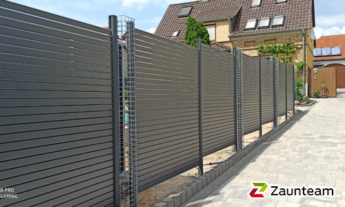 Aluminium Sichtschutz wurde in Lutherstadt Wittenberg von Zaunteam Fläming, Coswig im Jahr 2020 erstellt.