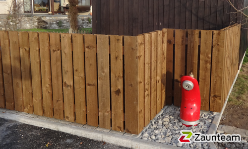 Holz Sichtschutz wurde in Langenthal von Zaunteam Mittelland GmbH, Bützberg im Jahr 2015 erstellt.