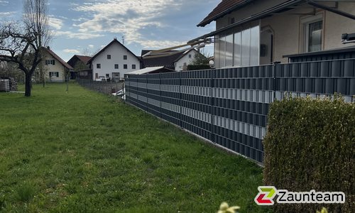 Flechtfix Vario Sichtschutz RAL Standardfarben wurde in Ettringen von Zaunteam Unterallgäu, Salgen im Jahr 2025 erstellt.