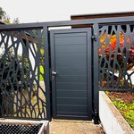 Aluminium Sichtschutz wurde in Oberrieden von Zaunteam Zürich, Dietikon im Jahr 2025 erstellt.