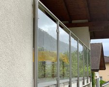 Glas Geländer mit Glashaltern wurde in Bad Ragaz von Zaunteam Heidiland GmbH, Bad Ragaz im Jahr 2019 erstellt.