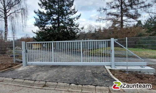 Schiebetor Aluminium wurde in Hemmingen von Zaunteam Neckar-Enz, Bietigheim-Bissingen im Jahr 2026 erstellt.