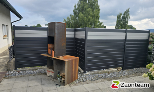 System Alu Sichtschutz, Rhombus mit Alupfosten mit Fussplatte wurde in Hauptwil von Zaunteam Thurgau, Felben im Jahr 2025 erstellt.