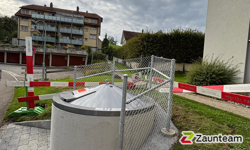 Diagonalgeflecht verzinkt mit Rohrpfosten verzinkt in Aussparung (CH) wurde in Speicher von Zaunteam Appenzellerland, Wasserauen im Jahr 2025 erstellt.