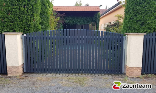 Aluminium Tor 1-flüglig wurde in Taucha von Zaunteam Halle, Halle im Jahr 2024 erstellt.