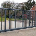 Schiebetor Aluminium wurde in Oldenburg von Zaunteam Friesische-Wehde, Zetel im Jahr 2026 erstellt.