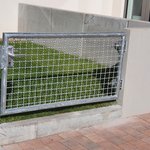 Rohrrahmentor Gitter eingeschweisst / Rohrrahmentor wurde in Großheubach  von Zaunteam Westfranken, Eichenbühl im Jahr 2021 erstellt.
