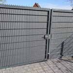 Doppelstabmattentor 2-flüglig, Zaunteam Friesische-Wehde, Zetel, 26340 Zetel Doppelstabmattentor 2-flüglig wurde in Zetel von Zaunteam Friesische-Wehde, Zetel im Jahr 2025 erstellt.