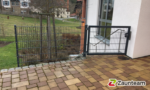 Doppelstabmattentor 1-flüglig wurde in Mariazell von Zaunteam Lkr. Rottweil, Dietingen-Rotenzimmern im Jahr 2026 erstellt.