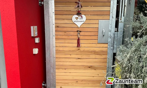 Holz Sichtschutztor 1-flüglig wurde in Gaildorf von Zaunteam Schwäbisch Hall, Schwäbisch Hall im Jahr 2025 erstellt.