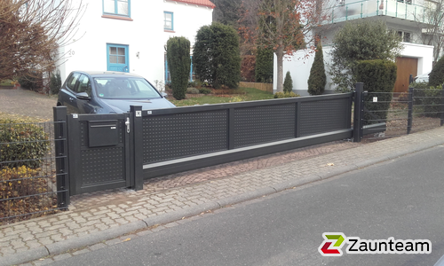Schiebetor Aluminium wurde in Erlenbach von Zaunteam Westfranken, Eichenbühl im Jahr 2018 erstellt.