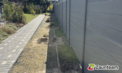 System WPC Sichtschutz, Classic mit Alupfosten einbetoniert wurde in Lindeberg von Zaunteam Pasewalk, Pasewalk im Jahr 2026 erstellt.