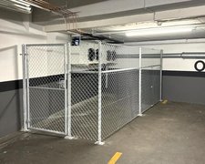 Rohrrahmentor Diagonalgeflecht wurde in Zürich von Zaunteam Zürich Oberland, Gutenswil im Jahr 2024 erstellt.