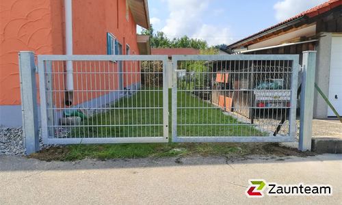 Doppelstabmattentor 2-flüglig wurde in Weitnau von Zaunteam Allgäu, Bad Hindelang - Unterjoch im Jahr 2021 erstellt.