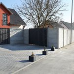 Betonzaun mit Felsstein Optik wurde in Saal an der Donau  von Zaunteam Regensburg, Bernhardswald im Jahr 2016 erstellt.