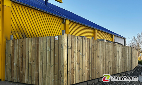 Holz Sichtschutz wurde in Neu Ulm  von Zaunteam Ulm, Lonsee im Jahr 2025 erstellt.
