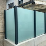 Glas Sichtschutz wurde in Naters von Zaunteam Wallis, Niedergesteln im Jahr 2020 erstellt.